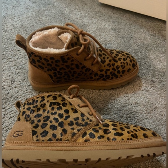 Ugg Limited Edition Neumel Boots, Size 9 - Picture 2 of 5